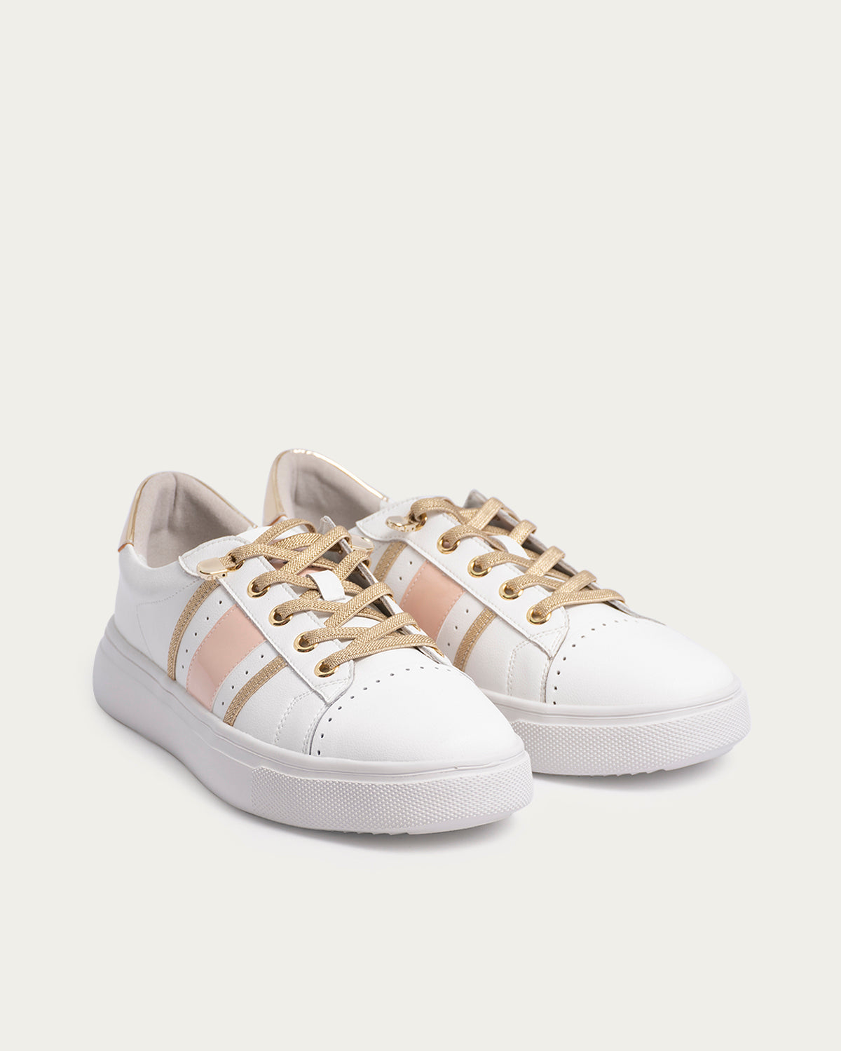 Cassarra Sneakers